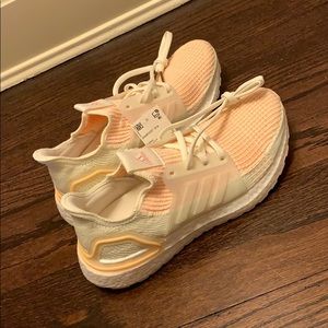 Adidas Women’s Ultraboost 19 Running Size 7.5